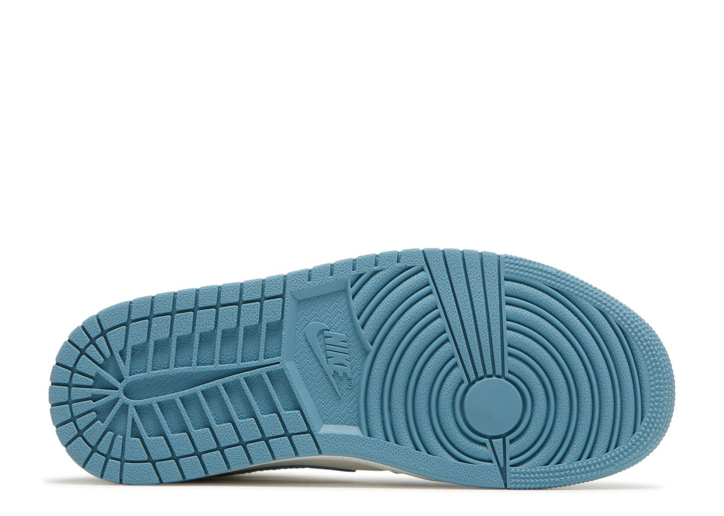 Air Jordan 1 Mid UNC 2022