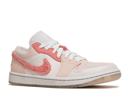 Air Jordan 1 Low SE Mighty Swooshers Pink