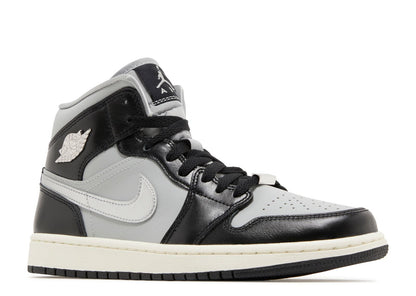 Air Jordan 1 Mid Black Chrome