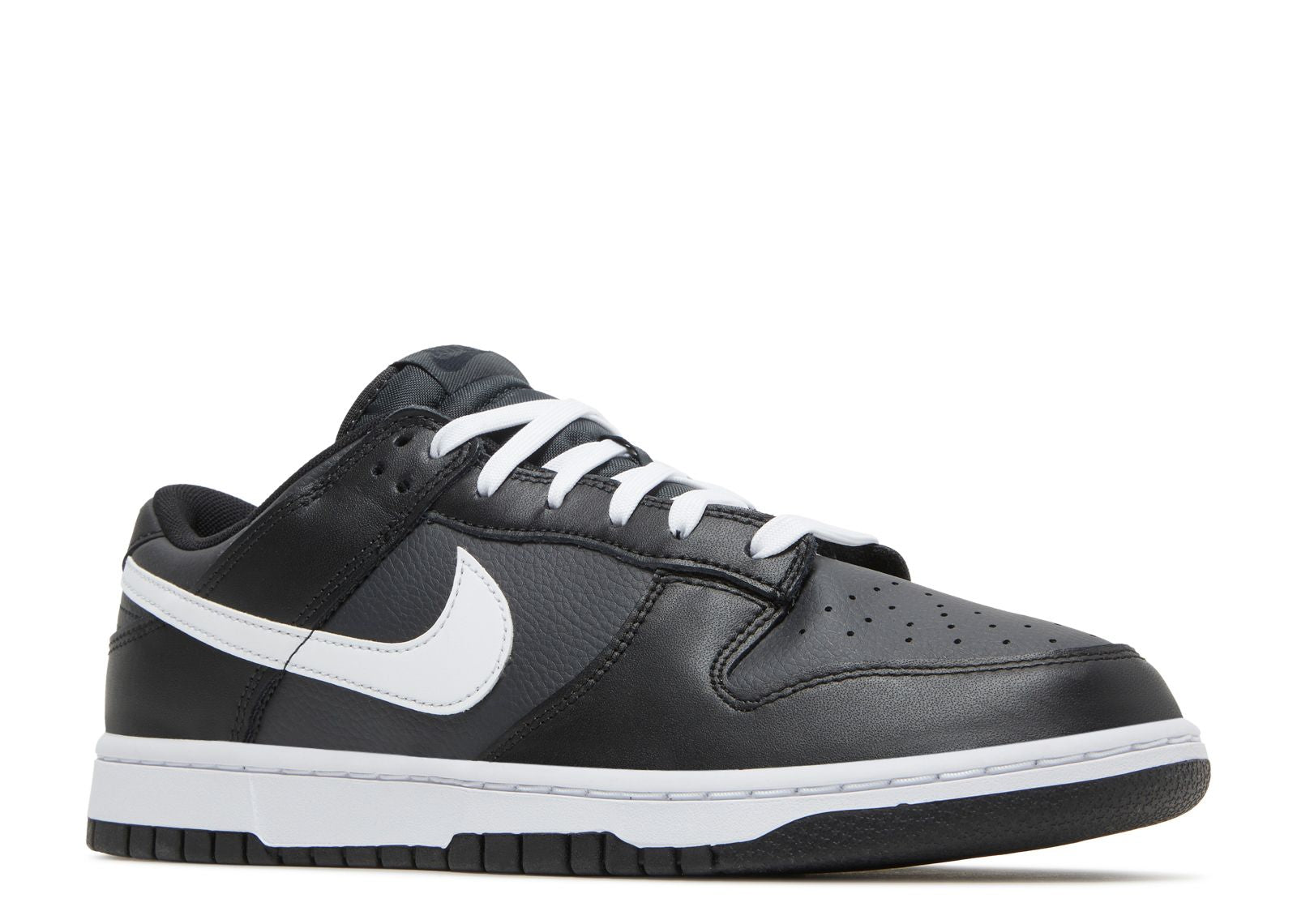 nike dunk black and white size 4