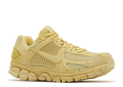 Nike Zoom Vomero 5 Saturn Gold