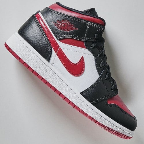 Air Jordan 1 Mid Bred Toe