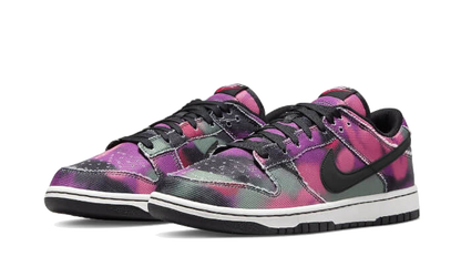 Dunk Low Graffiti Pink