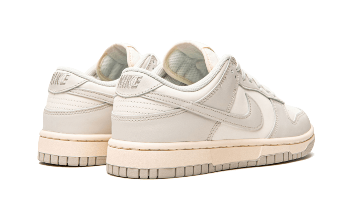 Dunk Low Light Bone