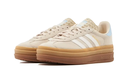 Gazelle Bold Wonder White Clear Sky