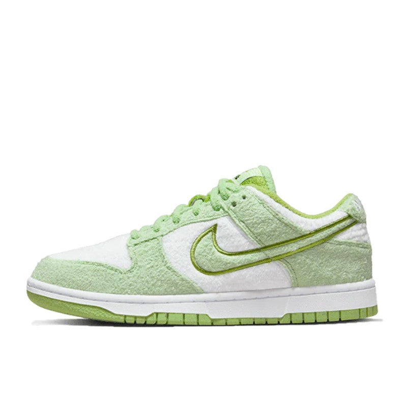 Nike Dunk Low SE Fleece Green