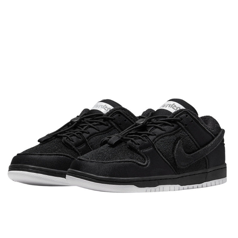 Nike SB Dunk Low Gnarhunters