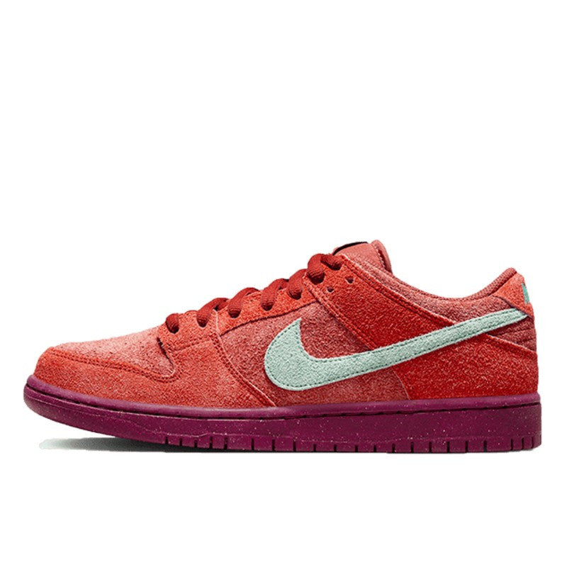 Nike SB Dunk Low Mystic Red