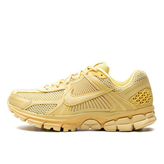 Nike Zoom Vomero 5 Saturn Gold